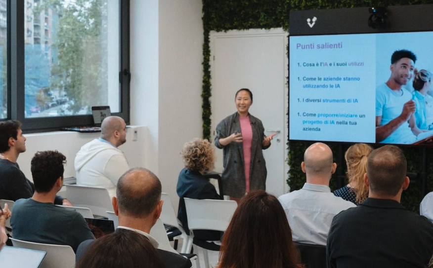 Masterclass on Artificial Intelligence at the Service of Business: An Overview